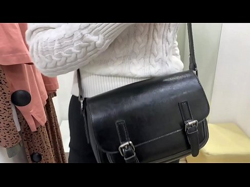 ❤️ Јавна мастурбација на младата кучка FeralBerry со дилдо во фитинг просторијата ❤ Порно на mk.yespornpics.ru